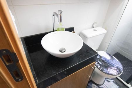 Apartamento à venda com 43m², 2 quartos e 1 vaga Apartamento à venda com 43m², 2 quartos e 1 vagaBanheiro
