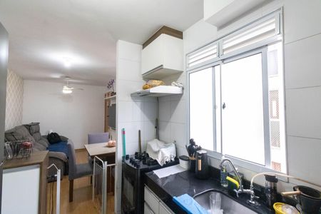 Apartamento à venda com 43m², 2 quartos e 1 vaga Apartamento à venda com 43m², 2 quartos e 1 vagaCozinha e Área de Serviço