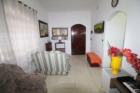 Casa para alugar com 500m², 3 quartos e 2 vagasSala
