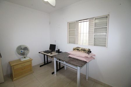 Casa para alugar com 500m², 3 quartos e 2 vagasQuarto 2