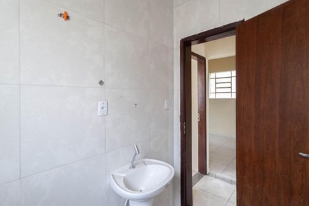 Casa à venda com 300m², 3 quartos e 2 vagas Casa à venda com 300m², 3 quartos e 2 vagasBanheiro social