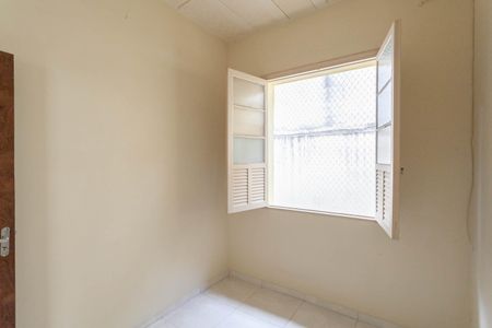 Casa à venda com 300m², 3 quartos e 2 vagas Casa à venda com 300m², 3 quartos e 2 vagasQuarto 2