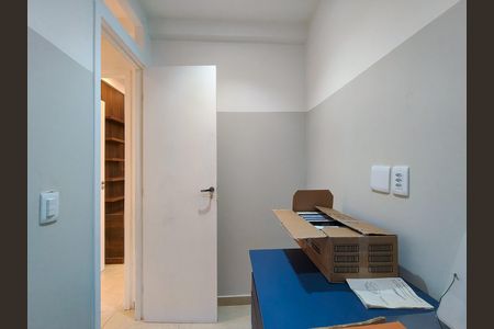 Apartamento para alugar com 65m², 2 quartos e 1 vaga Apartamento para alugar com 65m², 2 quartos e 1 vagaCloset do quarto 1