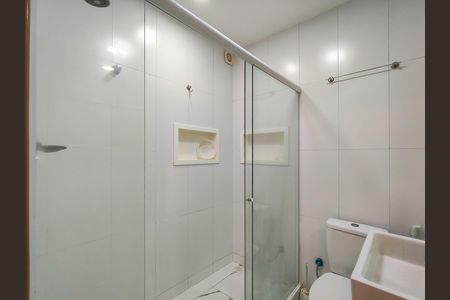 Apartamento para alugar com 65m², 2 quartos e 1 vaga Apartamento para alugar com 65m², 2 quartos e 1 vagaBanheiro Corredor