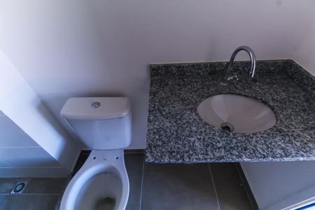 Banheiro de kitnet/studio para alugar com 1 quarto, 26m² em Mooca, São Paulo