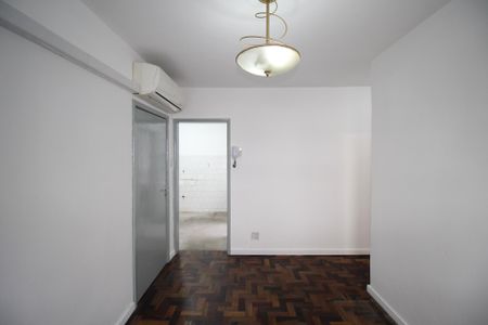 Sala de apartamento à venda com 1 quarto, 44m² em Vila Ipiranga, Porto Alegre