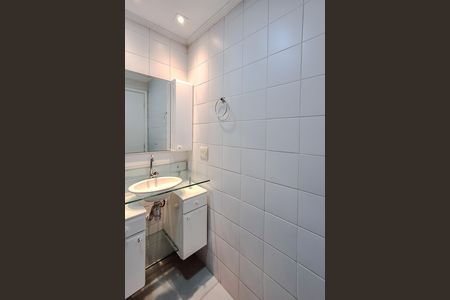 Apartamento para alugar com 70m², 3 quartos e 1 vaga Apartamento para alugar com 70m², 3 quartos e 1 vagaBanheiro da Suíte