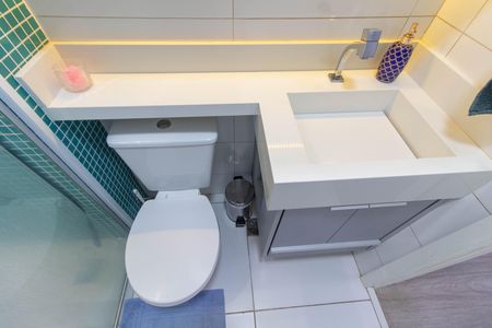 Apartamento à venda com 47m², 2 quartos e 1 vaga Apartamento à venda com 47m², 2 quartos e 1 vagaBANHEIRO