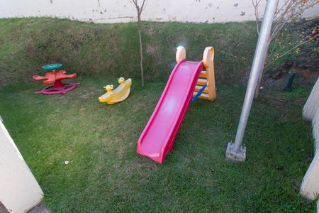 Apartamento à venda com 47m², 2 quartos e 1 vaga Apartamento à venda com 47m², 2 quartos e 1 vagaÁREA COMUM - PLAYGROUND