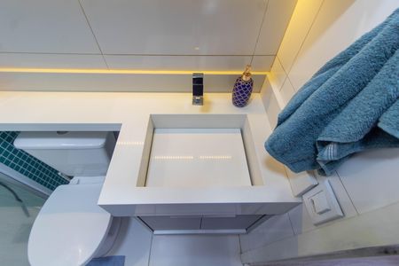 Apartamento à venda com 47m², 2 quartos e 1 vaga Apartamento à venda com 47m², 2 quartos e 1 vagaBANHEIRO