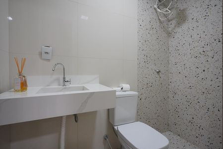 Banheiro de apartamento para alugar com 1 quarto, 50m² em Partenon, Porto Alegre