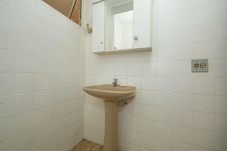Apartamento à venda com 120m², 3 quartos e 2 vagas Apartamento à venda com 120m², 3 quartos e 2 vagasBanheiro social