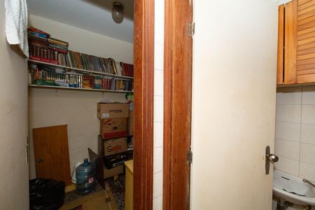 Apartamento à venda com 120m², 3 quartos e 2 vagas Apartamento à venda com 120m², 3 quartos e 2 vagasQuarto de serviço