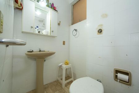 Apartamento à venda com 120m², 3 quartos e 2 vagas Apartamento à venda com 120m², 3 quartos e 2 vagasBanheiro da suíte