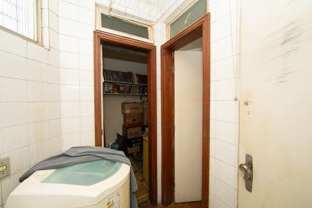 Apartamento à venda com 120m², 3 quartos e 2 vagas Apartamento à venda com 120m², 3 quartos e 2 vagasÁrea de serviço