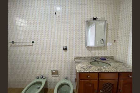 Casa à venda com 151m², 3 quartos e 2 vagas Casa à venda com 151m², 3 quartos e 2 vagasBanheiro 2