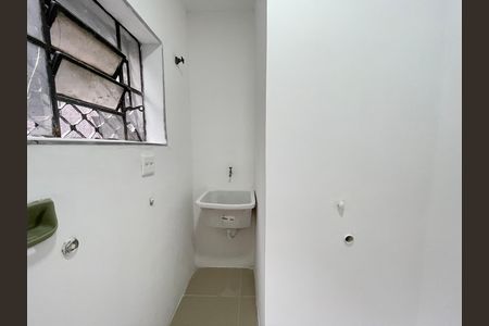 Casa à venda com 151m², 3 quartos e 2 vagas Casa à venda com 151m², 3 quartos e 2 vagasÁrea de serviço