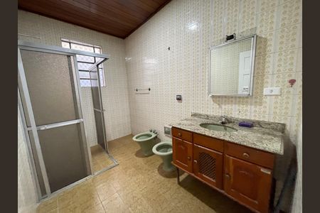 Casa à venda com 151m², 3 quartos e 2 vagas Casa à venda com 151m², 3 quartos e 2 vagasBanheiro 2
