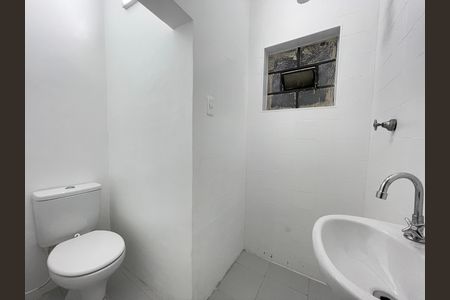 Casa à venda com 151m², 3 quartos e 2 vagas Casa à venda com 151m², 3 quartos e 2 vagasBanheiro 1