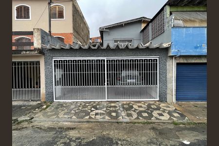Casa à venda com 151m², 3 quartos e 2 vagas Casa à venda com 151m², 3 quartos e 2 vagasFachada