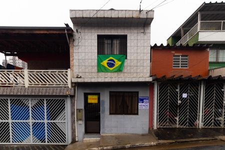 Casa à venda com 74m², 2 quartos e sem vaga Casa à venda com 74m², 2 quartos e sem vagaFachada