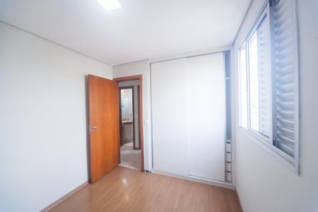 Apartamento para alugar com 75m², 3 quartos e 2 vagas Apartamento para alugar com 75m², 3 quartos e 2 vagasQuarto 2