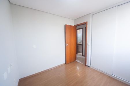 Apartamento para alugar com 75m², 3 quartos e 2 vagas Apartamento para alugar com 75m², 3 quartos e 2 vagasQuarto 2