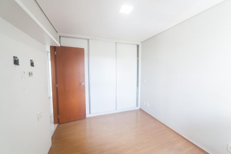 Apartamento para alugar com 75m², 3 quartos e 2 vagas Apartamento para alugar com 75m², 3 quartos e 2 vagasSuíte
