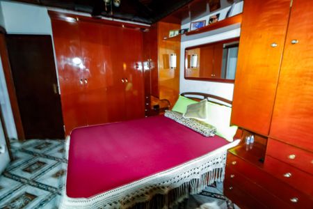 Casa à venda com 616m², 2 quartos e 8 vagas Casa à venda com 616m², 2 quartos e 8 vagasQuarto 2