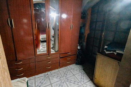 Casa à venda com 616m², 2 quartos e 8 vagas Casa à venda com 616m², 2 quartos e 8 vagasCloset do quarto 2