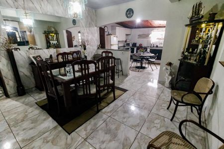 Casa à venda com 616m², 2 quartos e 8 vagas Casa à venda com 616m², 2 quartos e 8 vagasSala 2 - Jantar