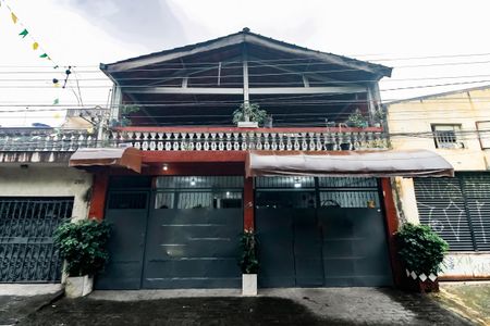 Casa à venda com 616m², 2 quartos e 8 vagas Casa à venda com 616m², 2 quartos e 8 vagasFachada