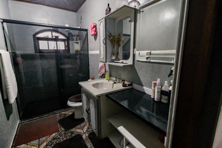 Casa à venda com 616m², 2 quartos e 8 vagas Casa à venda com 616m², 2 quartos e 8 vagasBanheiro Corredor
