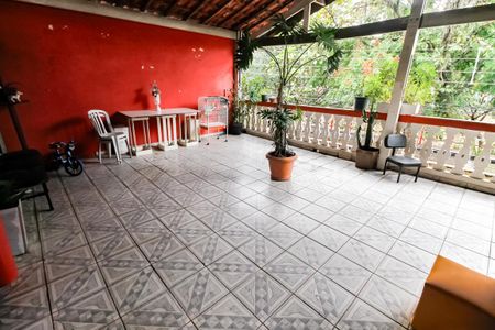 Casa à venda com 616m², 2 quartos e 8 vagas Casa à venda com 616m², 2 quartos e 8 vagasVaranda da Sala