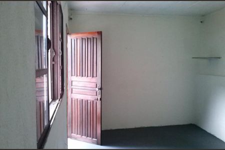 Foto 02 de casa à venda com 4 quartos, 335m² em Parque Tomas Saraiva, São Paulo