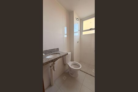 Apartamento à venda com 48m², 2 quartos e 1 vaga Apartamento à venda com 48m², 2 quartos e 1 vagaBanheiro