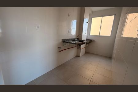 Apartamento à venda com 48m², 2 quartos e 1 vaga Apartamento à venda com 48m², 2 quartos e 1 vagaCozinha e Área de Serviço