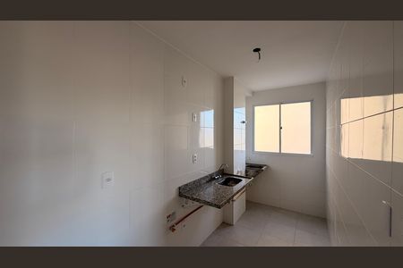 Apartamento à venda com 48m², 2 quartos e 1 vaga Apartamento à venda com 48m², 2 quartos e 1 vagaCozinha e Área de Serviço