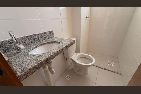 Banheiro de apartamento à venda com 2 quartos, 48m² em Setor Faicalville, Goiânia