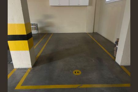 Box de apartamento para alugar com 2 quartos, 75m² em Centro, Canoas