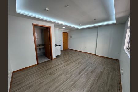 Apartamento à venda com 28m², 1 quarto e sem vaga Apartamento à venda com 28m², 1 quarto e sem vagaSala / Quarto