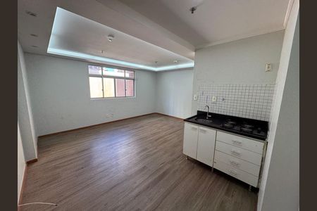 Apartamento à venda com 28m², 1 quarto e sem vaga Apartamento à venda com 28m², 1 quarto e sem vagaSala / Quarto