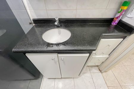 Apartamento à venda com 42m², 2 quartos e sem vaga Apartamento à venda com 42m², 2 quartos e sem vagaBanheiro