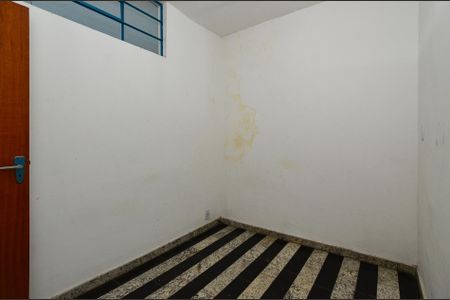 Quarto  de kitnet/studio para alugar com 2 quartos, 39m² em Lagoinha, Belo Horizonte