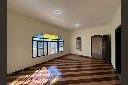 Casa para alugar com 250m², 5 quartos e 3 vagas Casa para alugar com 250m², 5 quartos e 3 vagasSala