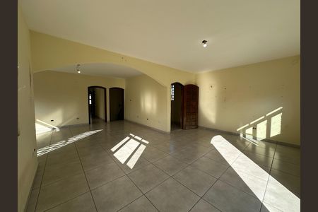 Casa para alugar com 250m², 5 quartos e 3 vagas Casa para alugar com 250m², 5 quartos e 3 vagasSala 2