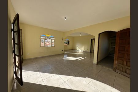 Casa para alugar com 250m², 5 quartos e 3 vagas Casa para alugar com 250m², 5 quartos e 3 vagasSala 2