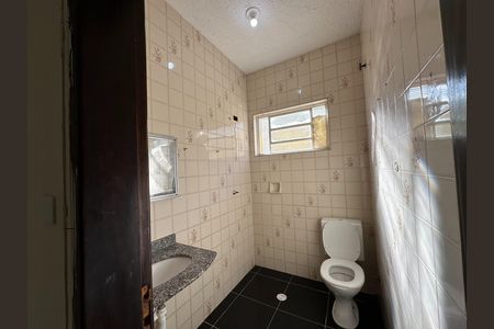 Casa para alugar com 250m², 5 quartos e 3 vagas Casa para alugar com 250m², 5 quartos e 3 vagasBanheiro da Suíte 1