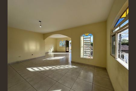 Casa para alugar com 250m², 5 quartos e 3 vagas Casa para alugar com 250m², 5 quartos e 3 vagasSala 2