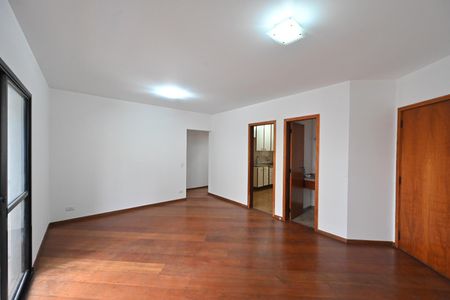 Apartamento para alugar com 120m², 3 quartos e 2 vagas Apartamento para alugar com 120m², 3 quartos e 2 vagasSala